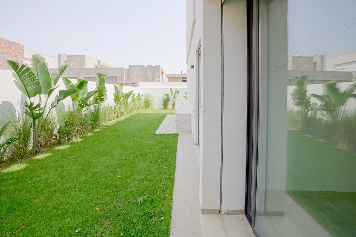 Apartment for sale in Chotrana 1. Surface area 133 m²