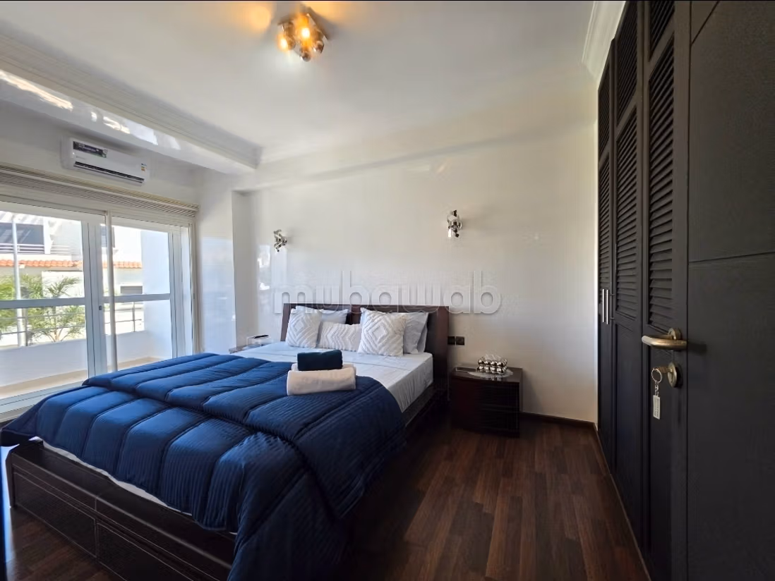 Appartement de vacances à louer à Tanja Balia. 
Surface totale 140 m². 
Système de parabole et salon marocain