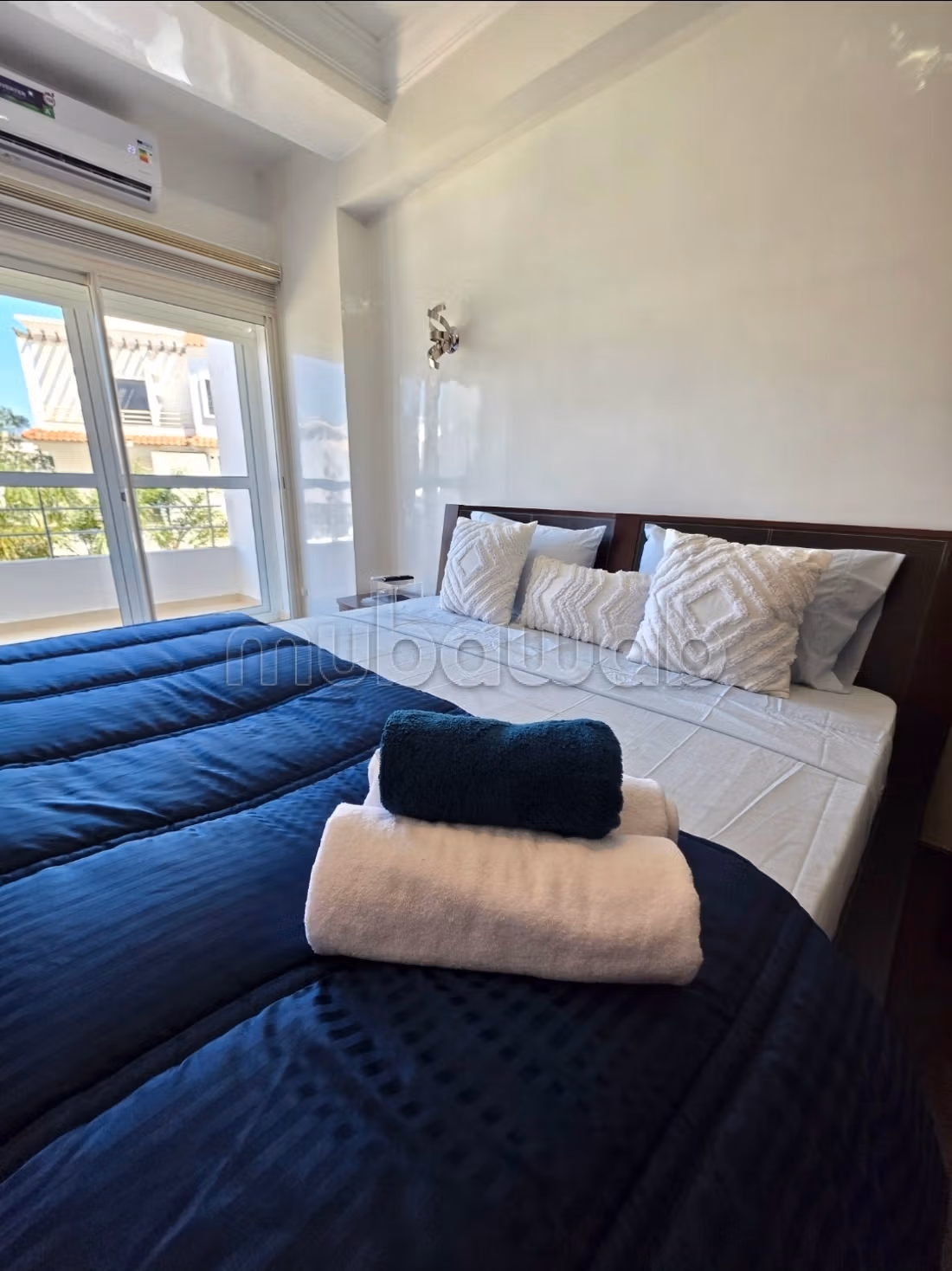 Appartement de vacances à louer à Tanja Balia. 
Surface totale 140 m². 
Système de parabole et salon marocain