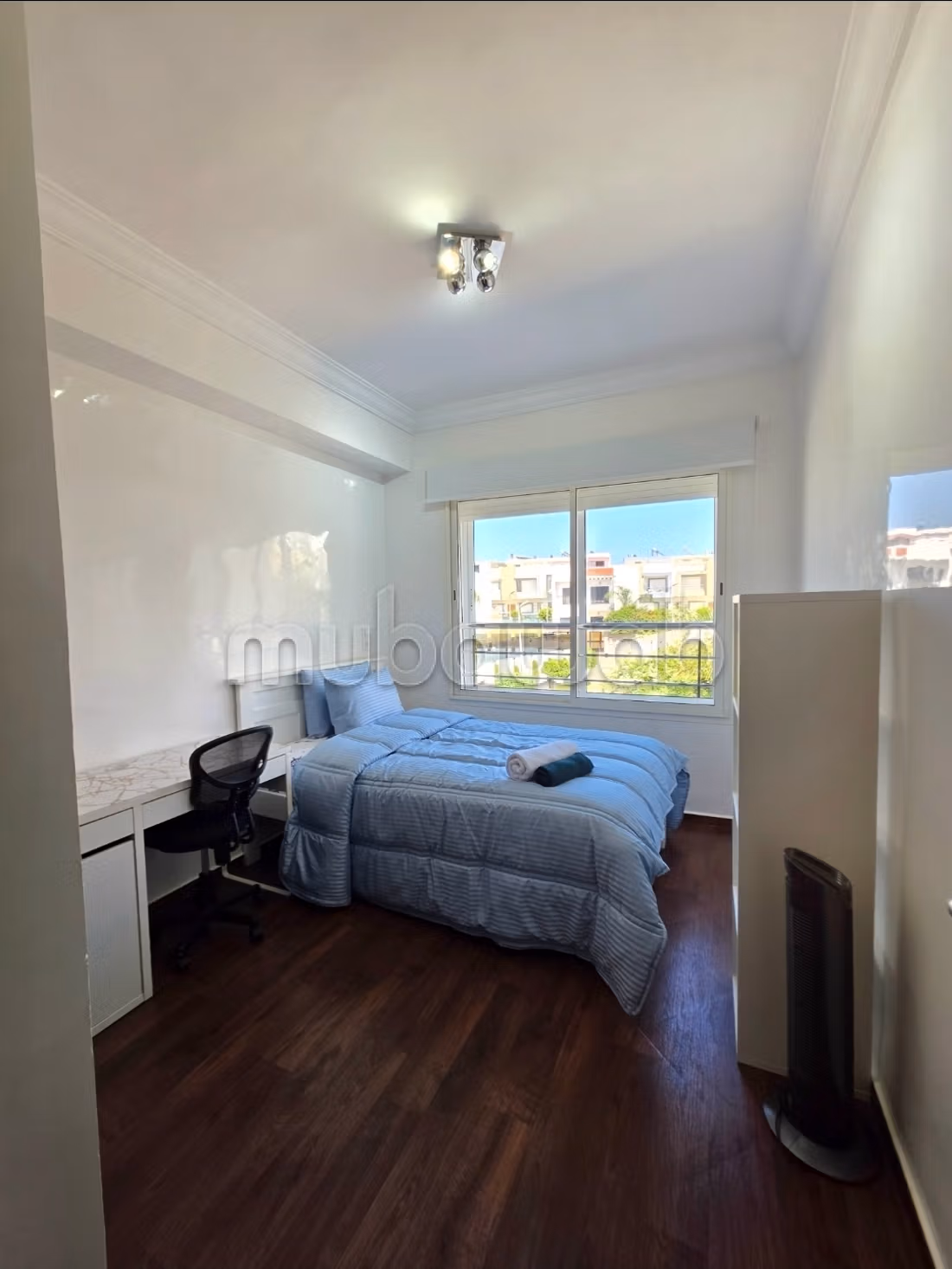 Appartement de vacances à louer à Tanja Balia. 
Surface totale 140 m². 
Système de parabole et salon marocain