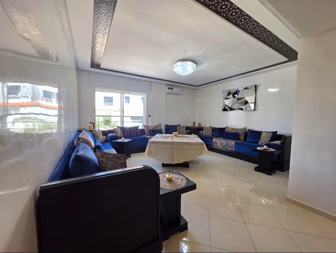 Appartement de vacances à louer à Tanja Balia. 
Surface totale 140 m². 
Système de parabole et salon marocain