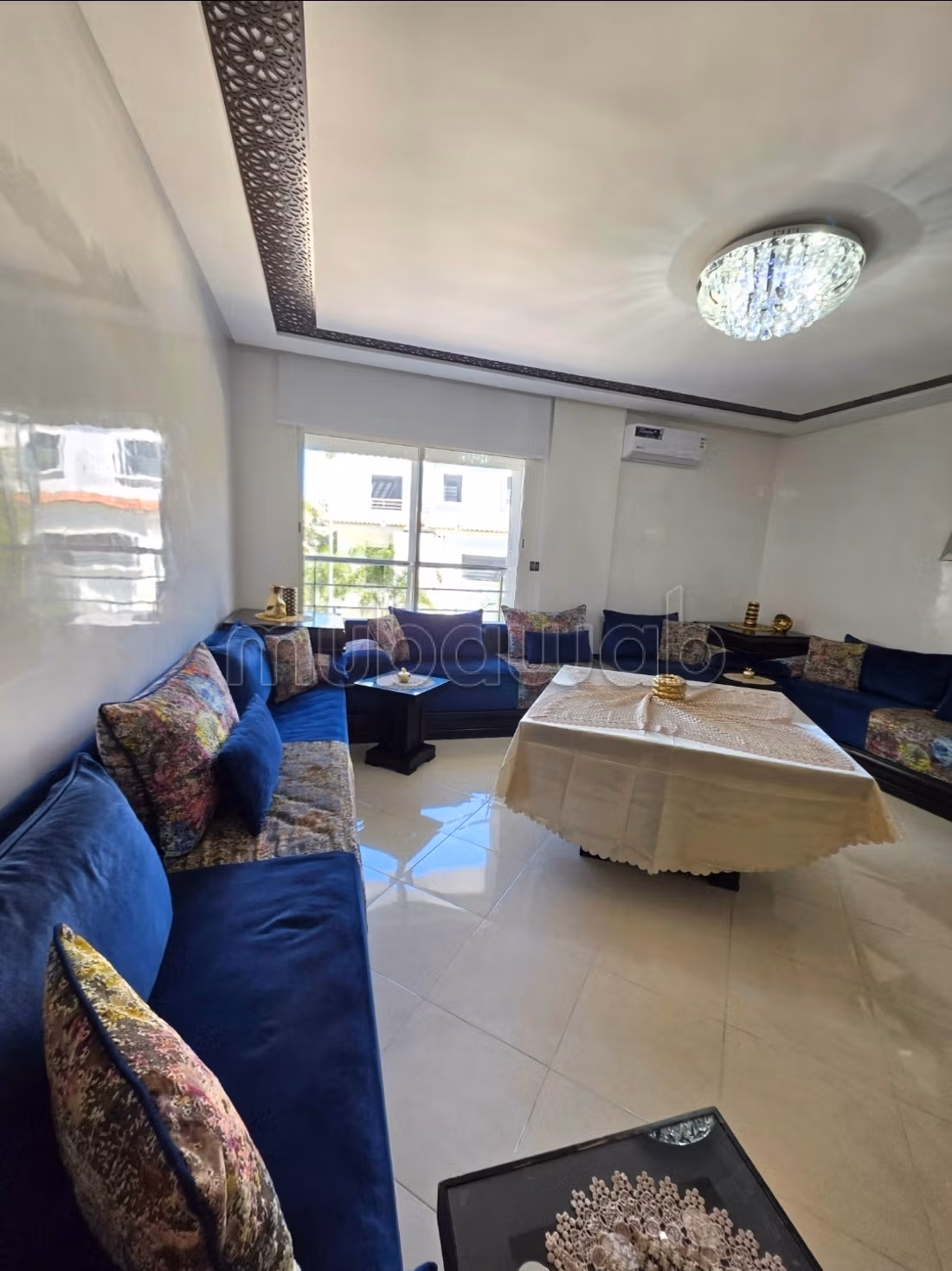 Appartement de vacances à louer à Tanja Balia. 
Surface totale 140 m². 
Système de parabole et salon marocain