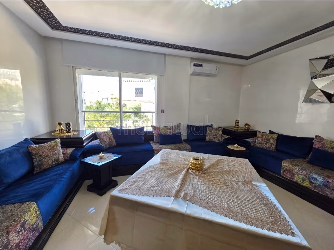 Appartement de vacances à louer à Tanja Balia. 
Surface totale 140 m². 
Système de parabole et salon marocain