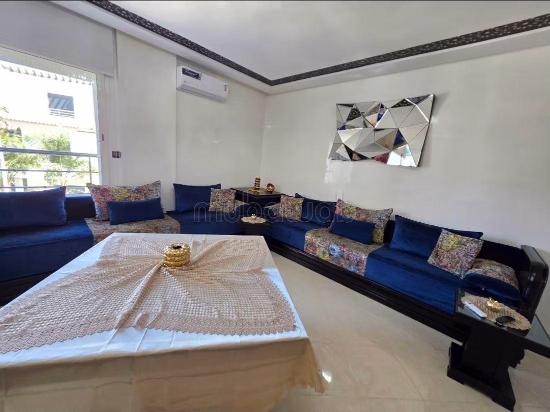Appartement de vacances à louer à Tanja Balia. 
Surface totale 140 m². 
Système de parabole et salon marocain