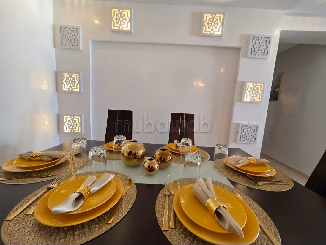 Appartement de vacances à louer à Tanja Balia. 
Surface totale 140 m². 
Système de parabole et salon marocain