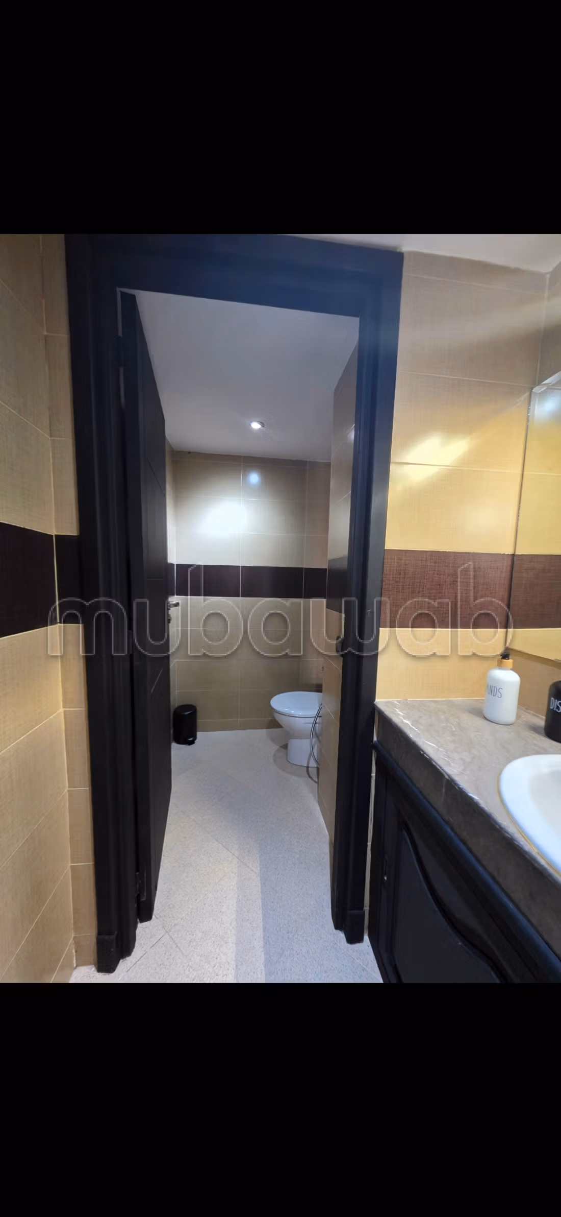 Appartement de vacances à louer à Tanja Balia. 
Surface totale 140 m². 
Système de parabole et salon marocain