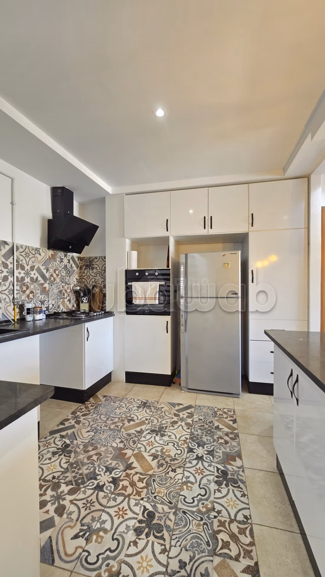 À LOUER: Magnifique Duplex S3 Vide, La Marsa