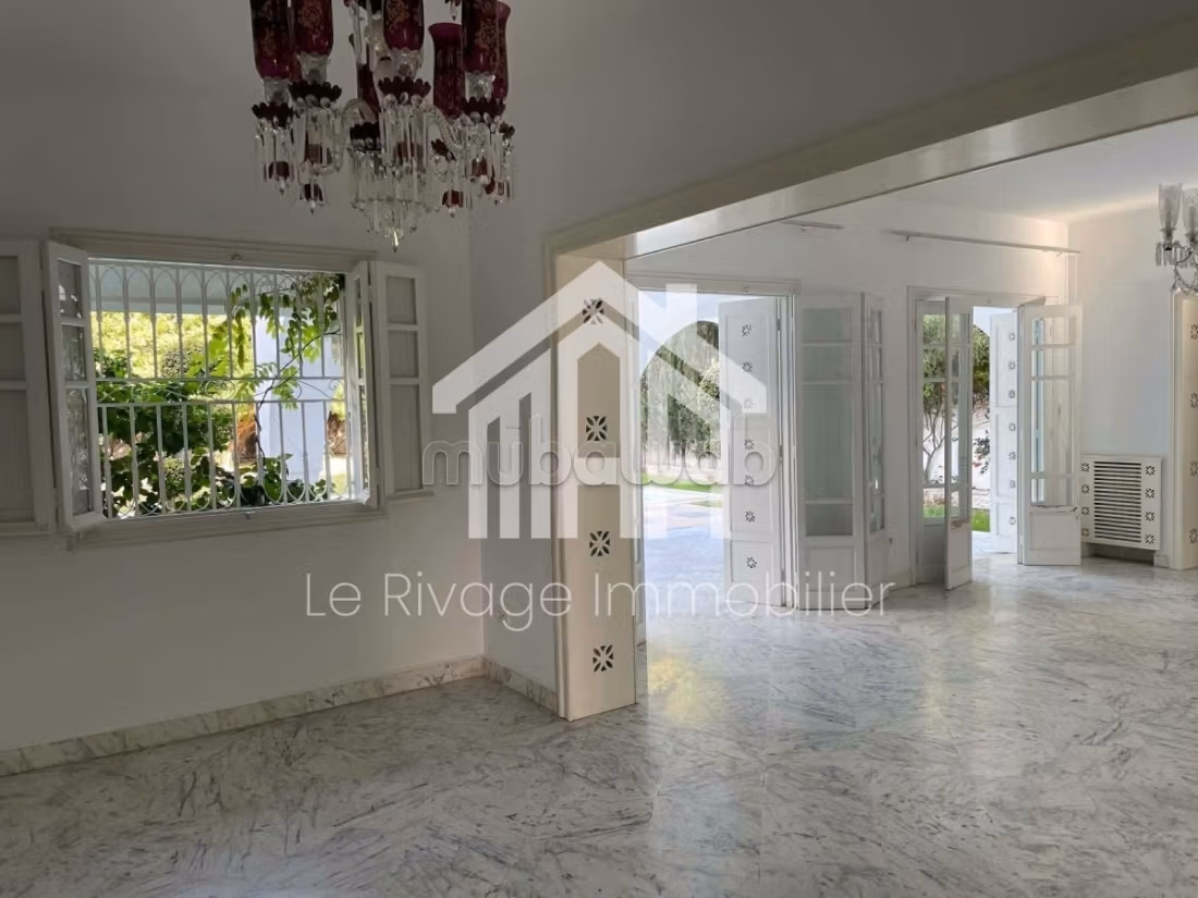 A large villa in Ain Zaghouan North with Pool
