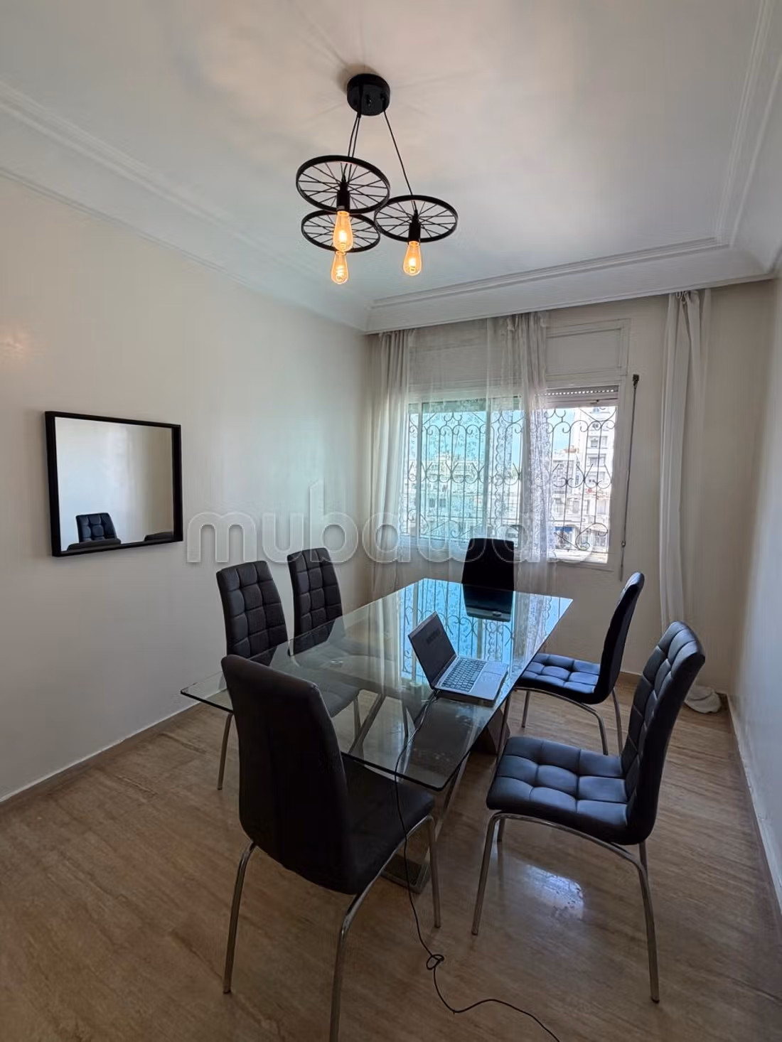 Appartement Meublé avec Cheminée – Palmier — 4