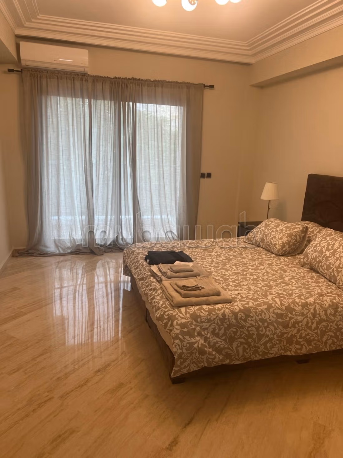 Appartement Meublé avec Cheminée – Palmier — 5