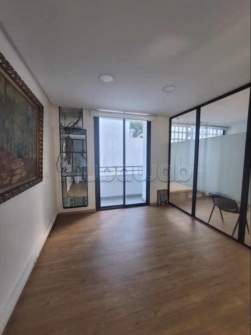 Apt 80 m² rénové, 2ème etg— Vue panoramic parc