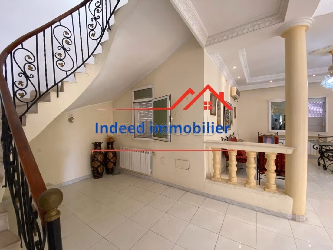 A vendre – villa de prestige à la soukra