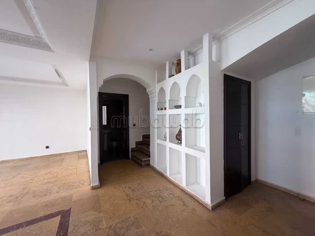 Trouvez un appartement à acheter à Majorelle. 4 grandes chambres. Avec ascenseur, balcon — 5