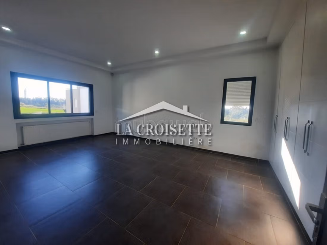 Villa S4 con piscina a Marsa