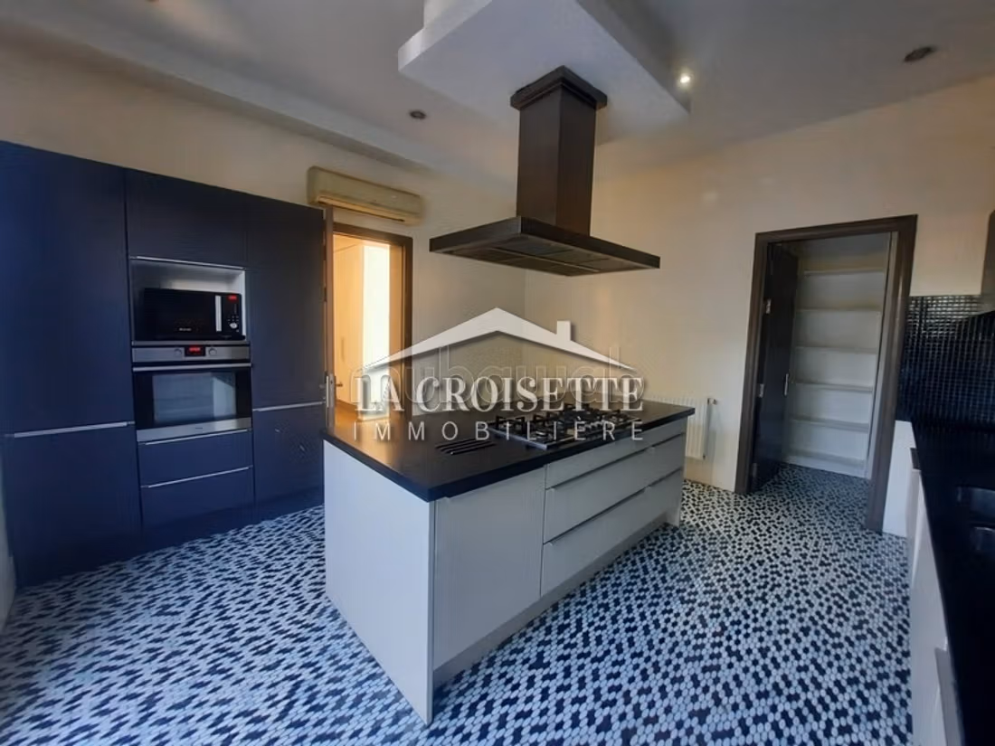 Villa S4 con piscina a Marsa