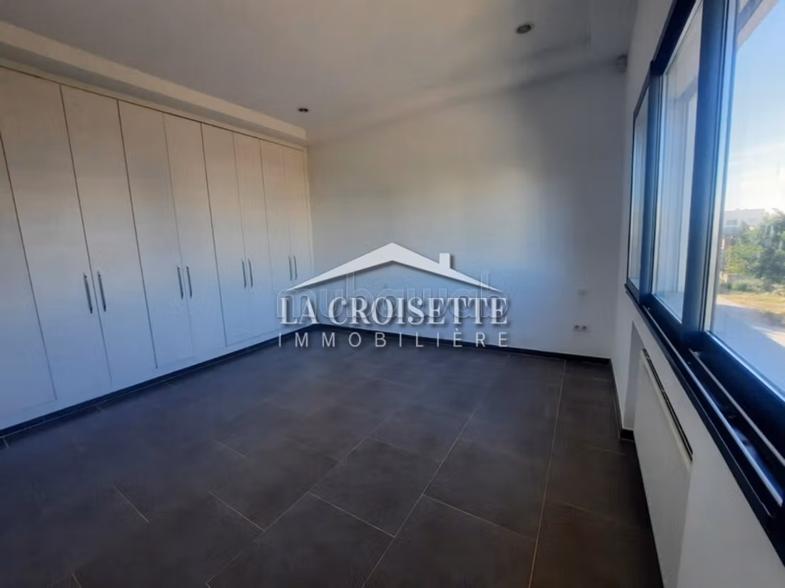 Villa S4 con piscina a Marsa