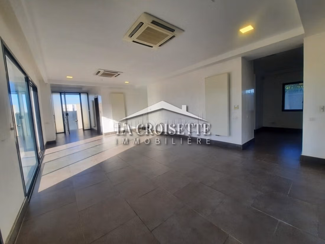 Villa S4 con piscina a Marsa
