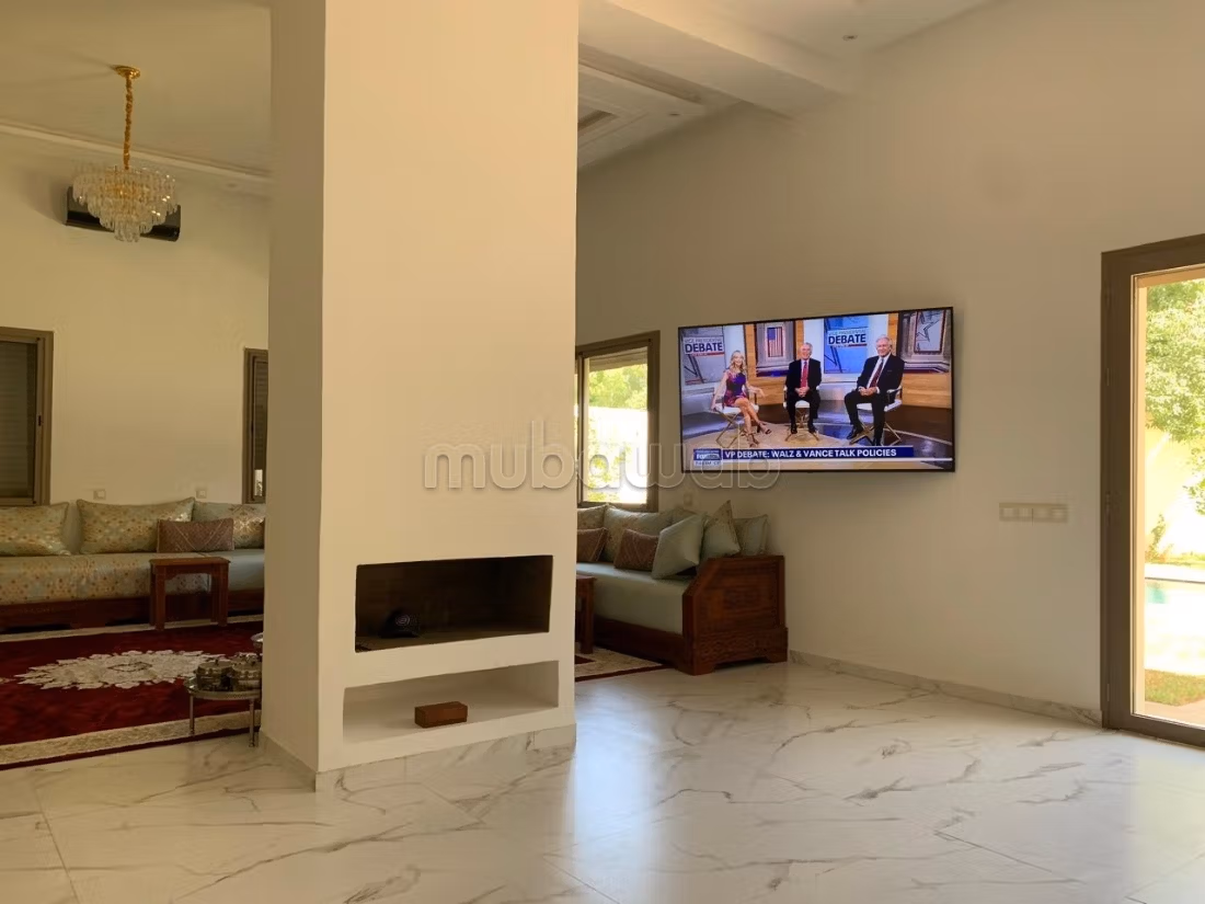 Contemporary luxe villa te huur