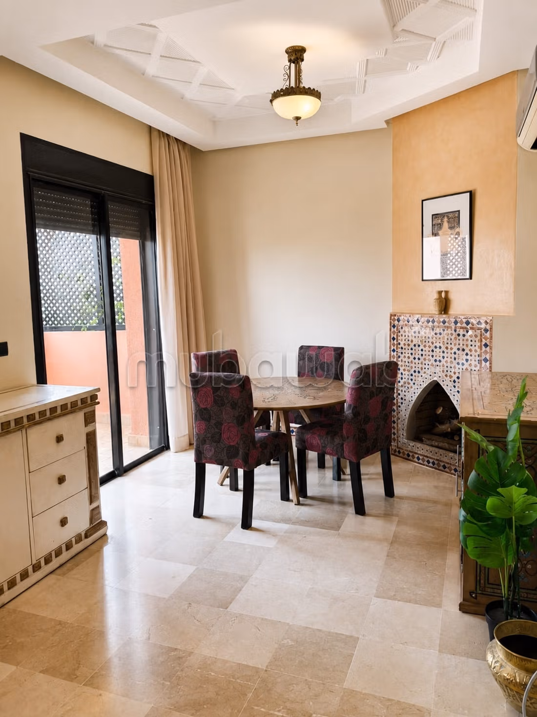Appartamento con 2 camere e grande terrazza