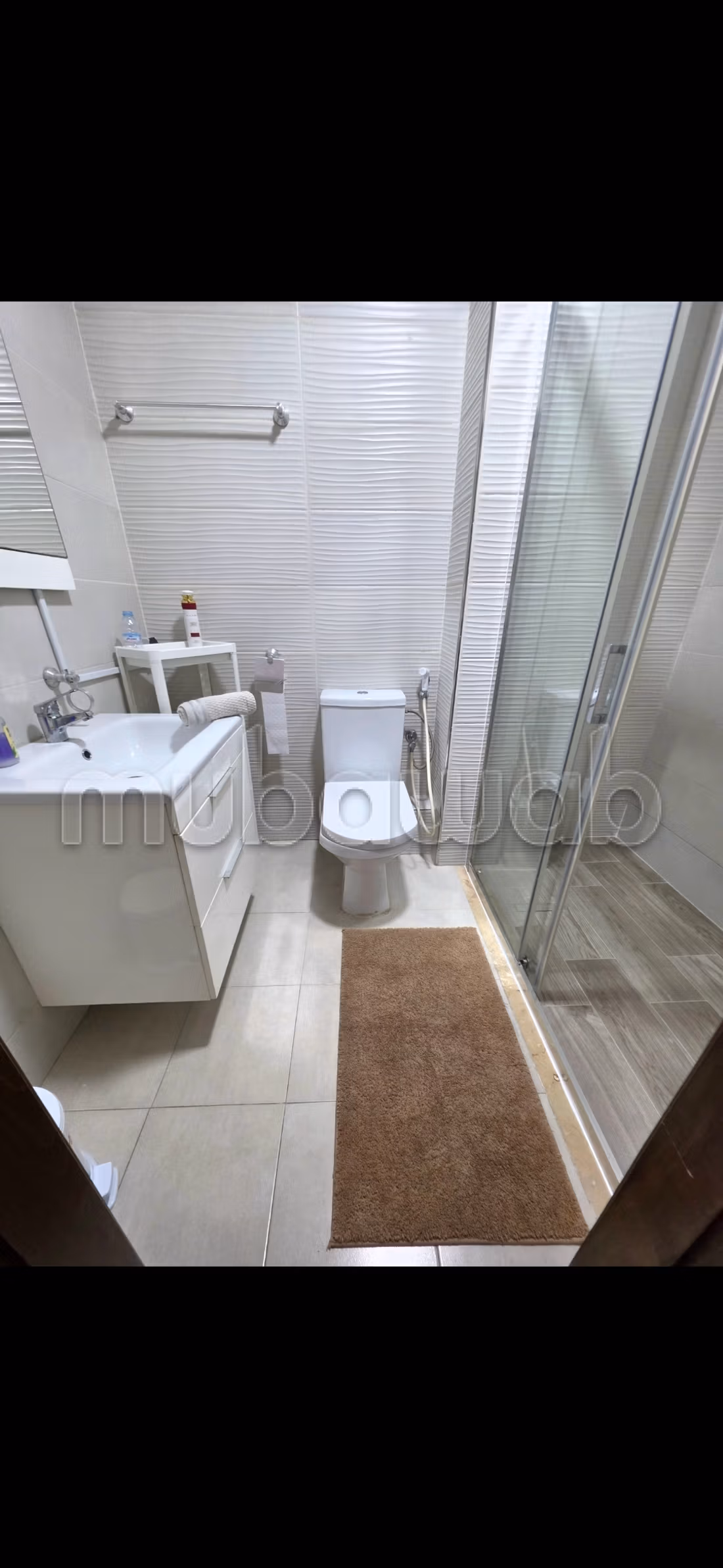 Location saisonnière à De La Plage.
Superficie 76 m².
Ascenseur et garage