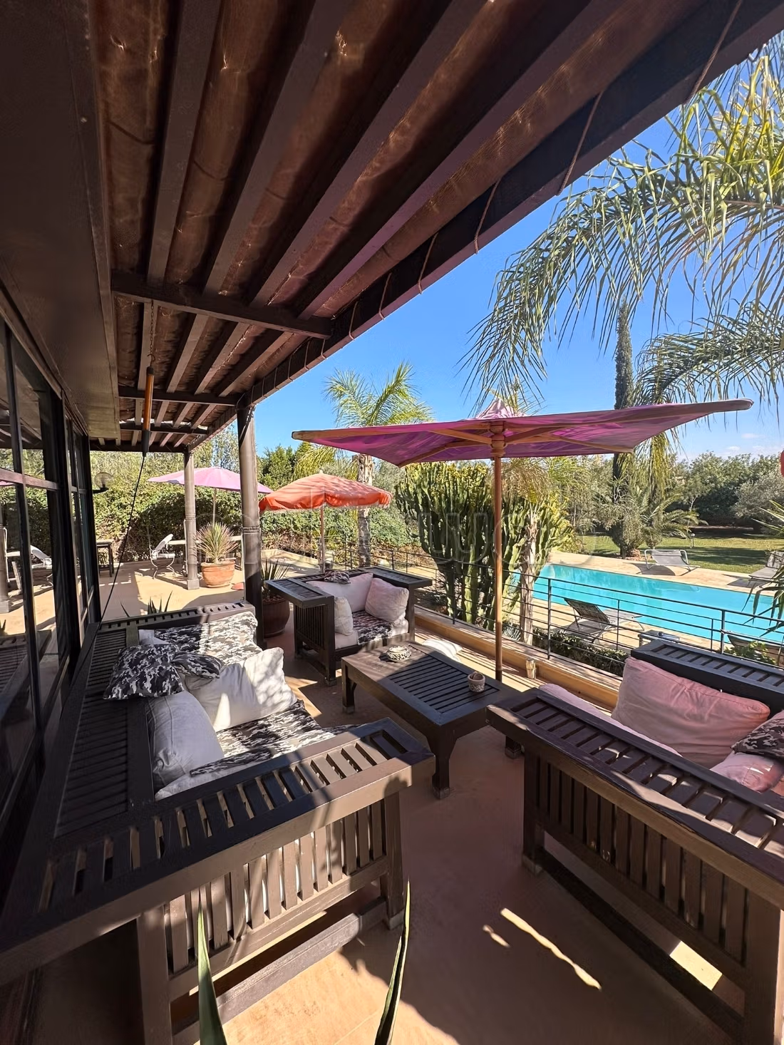 Villa's en luxe woningen kopen in Route de Fez. 5 Kamers. Gemeubileerd