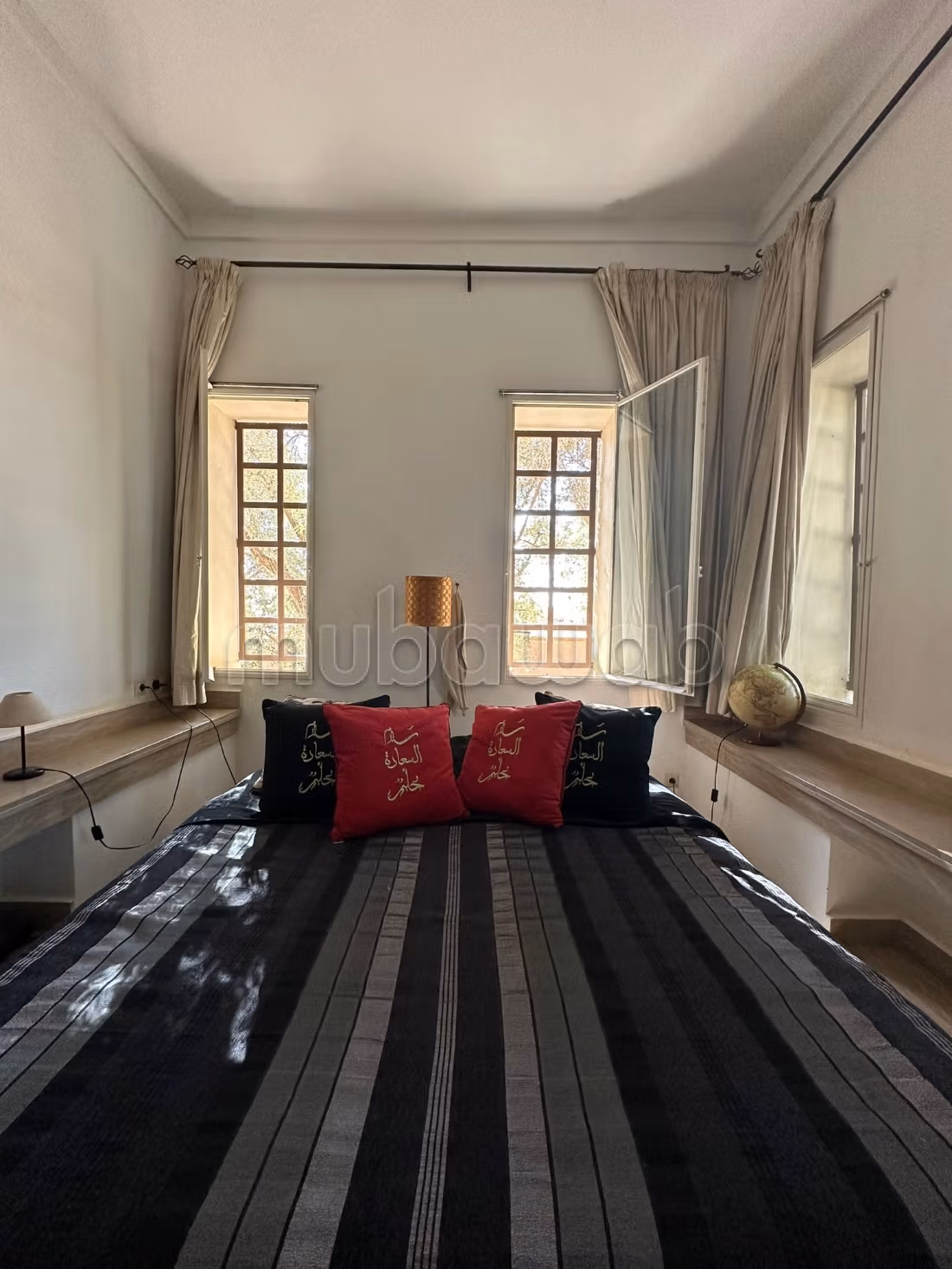 Villa's en luxe woningen kopen in Route de Fez. 5 Kamers. Gemeubileerd