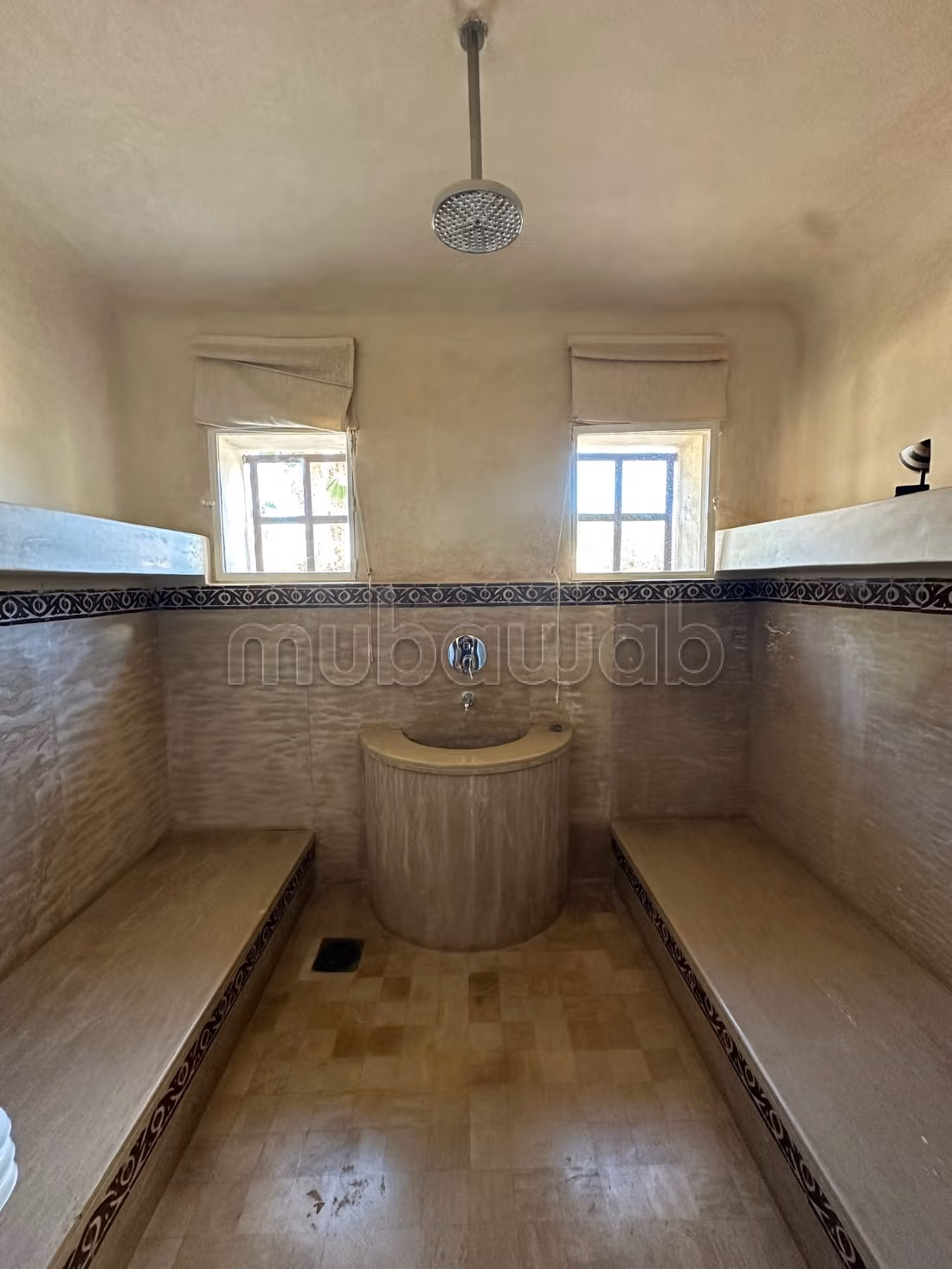 Villa's en luxe woningen kopen in Route de Fez. 5 Kamers. Gemeubileerd