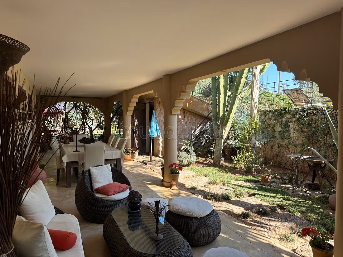 Villa's en luxe woningen kopen in Route de Fez. 5 Kamers. Gemeubileerd