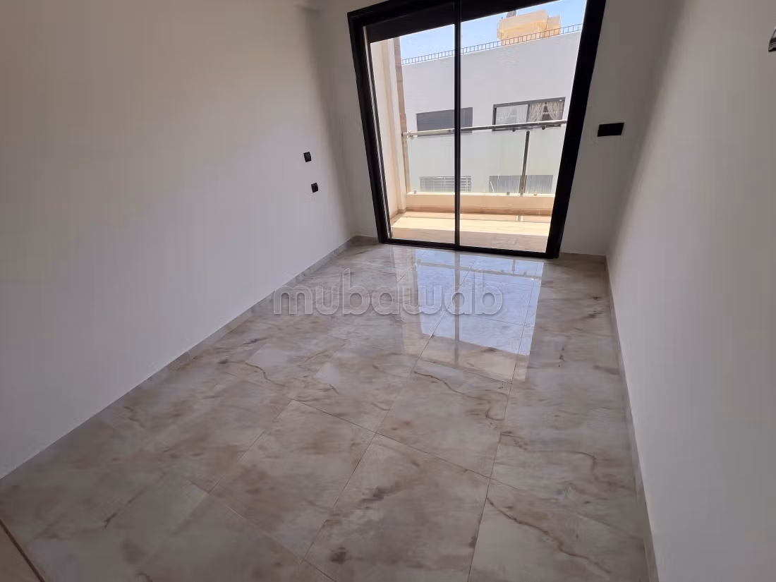Rent this apartment in Harhoura. Area 150 m². Traditional Moroccan lounge, secured residence