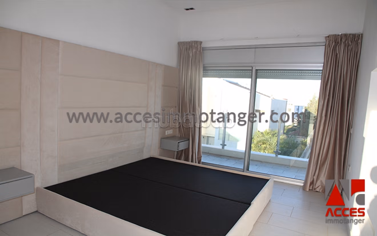 Spacious villa with pool