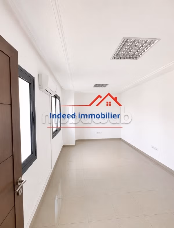 In vendita – ufficio H2 a Montplaisir
