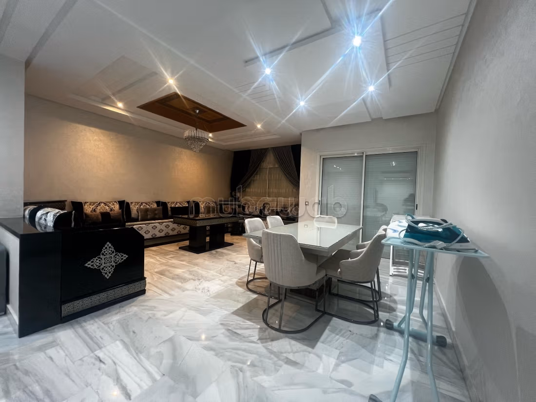 Vente d'un bel appartement à Mozart. 4 grandes pièces. Porte sécurisée et chauffage central — 3