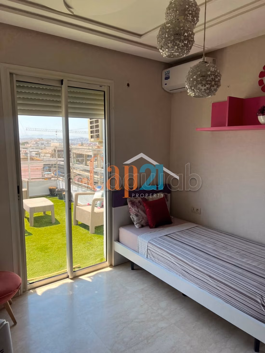 Dúplex de 200 m² con terraza en Mly Youssef