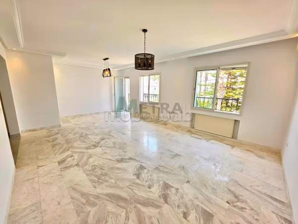 À vendre un Appartement S3 à La Marsa Les Pins