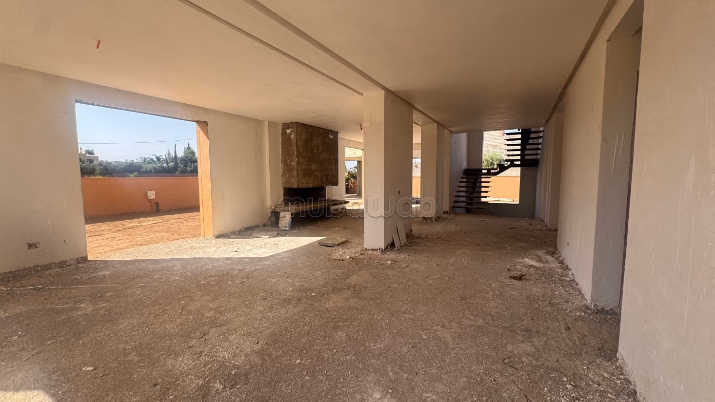 Semi-afgebouwde moderne villa aan de Route de Ouazazate