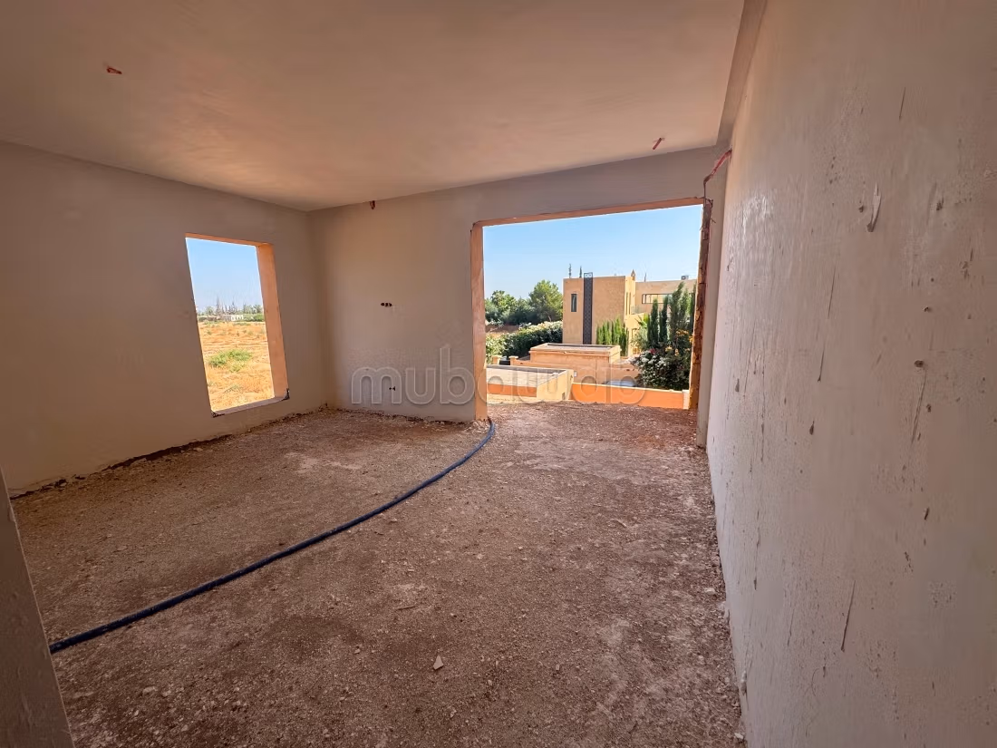 Semi-afgebouwde moderne villa aan de Route de Ouazazate