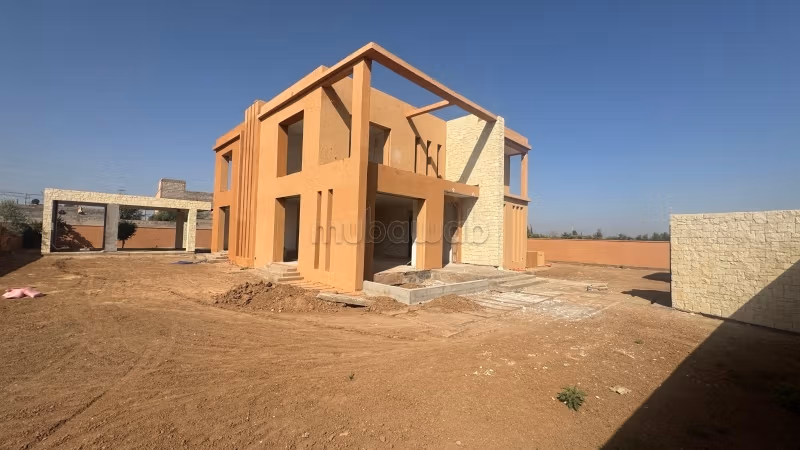 Villa contemporánea semi terminada en la ruta de Ouazazate