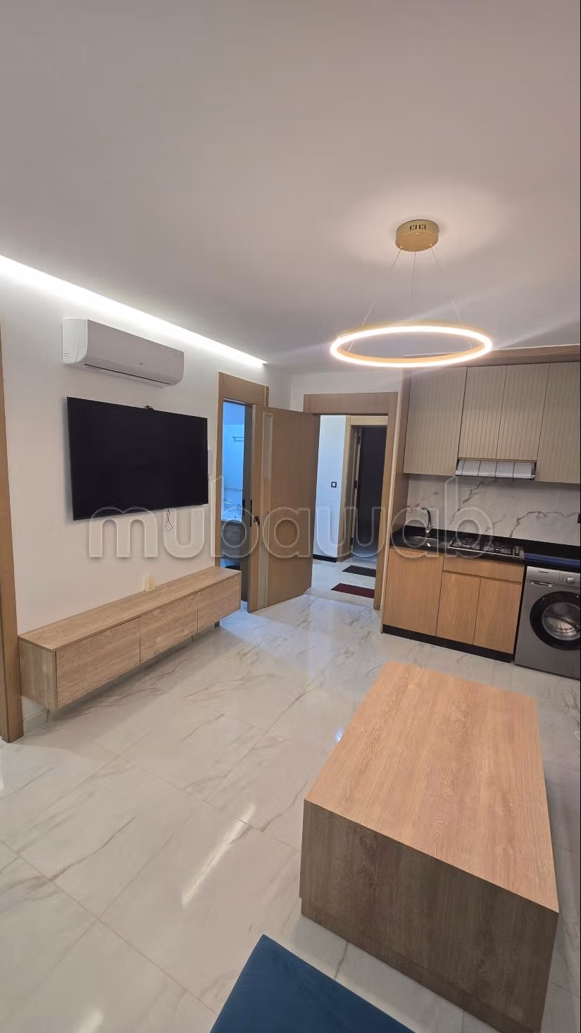 Bel appartement en location à M'Diq. Surface de 80 m². Meublé