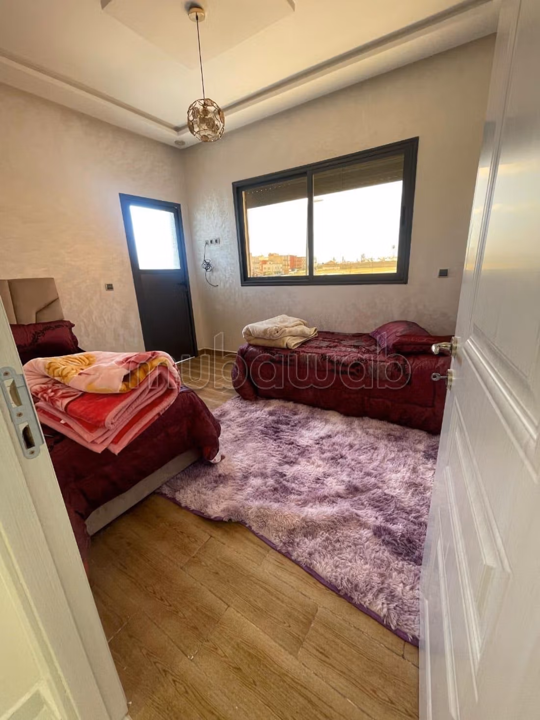 Bel appartement à louer au centre-ville. 2 belles chambres. Meublé