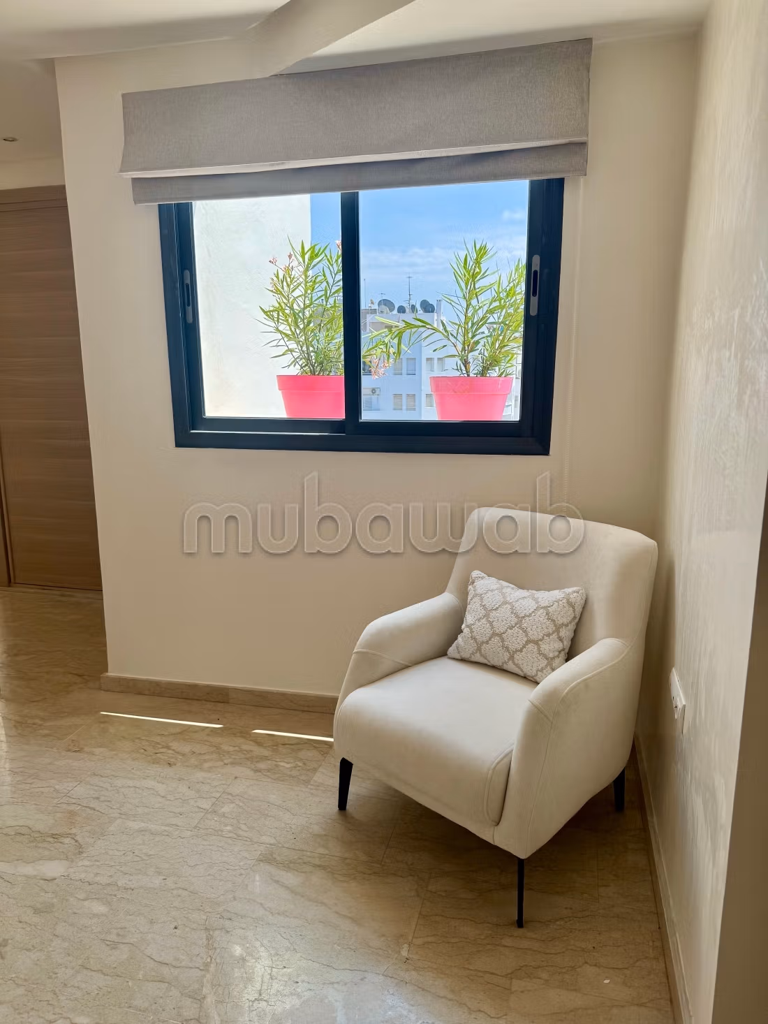 Vente d'un bel appartement à Les princesses. 3 pièces confortables. Ascenseur et terrasse — 4