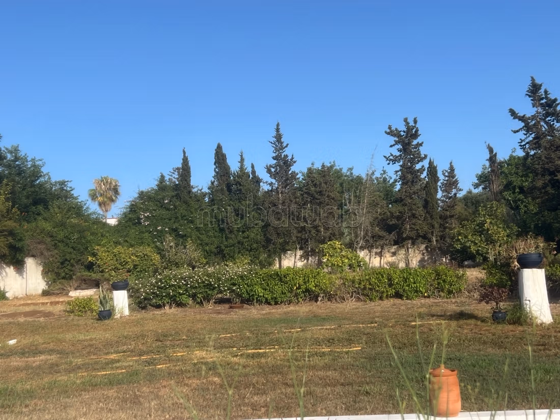 Splendida villa in vendita a Harhoura. Superficie 3333 m². Bella terrazza e giardino