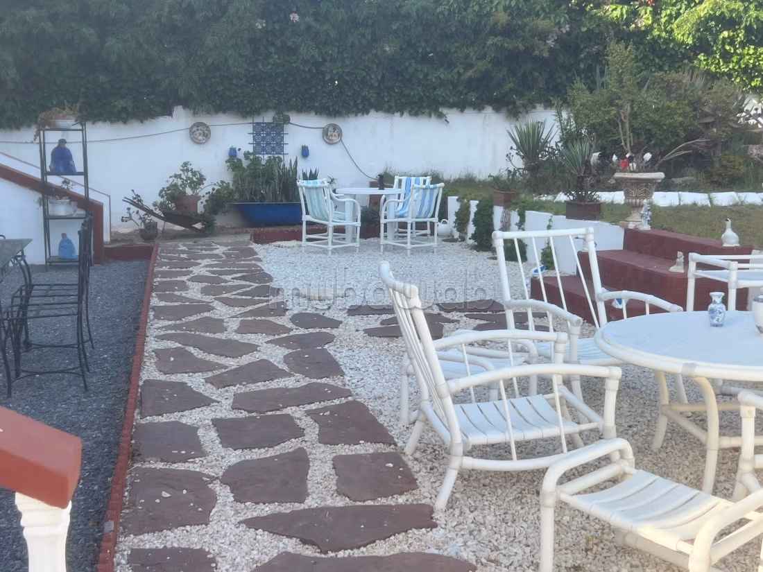 Splendida villa in vendita a Harhoura. Superficie 3333 m². Bella terrazza e giardino