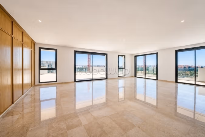 Appartement haut standing 400m2 étage élevé avec terrasse CFC, Casablanca