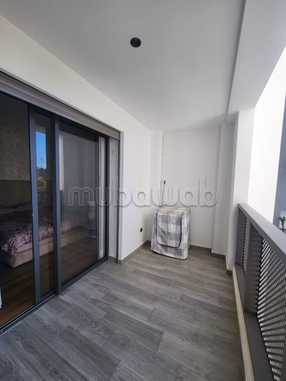Cozy Luxury Furnished Studio 64m2 at Cfc Without Overlooking