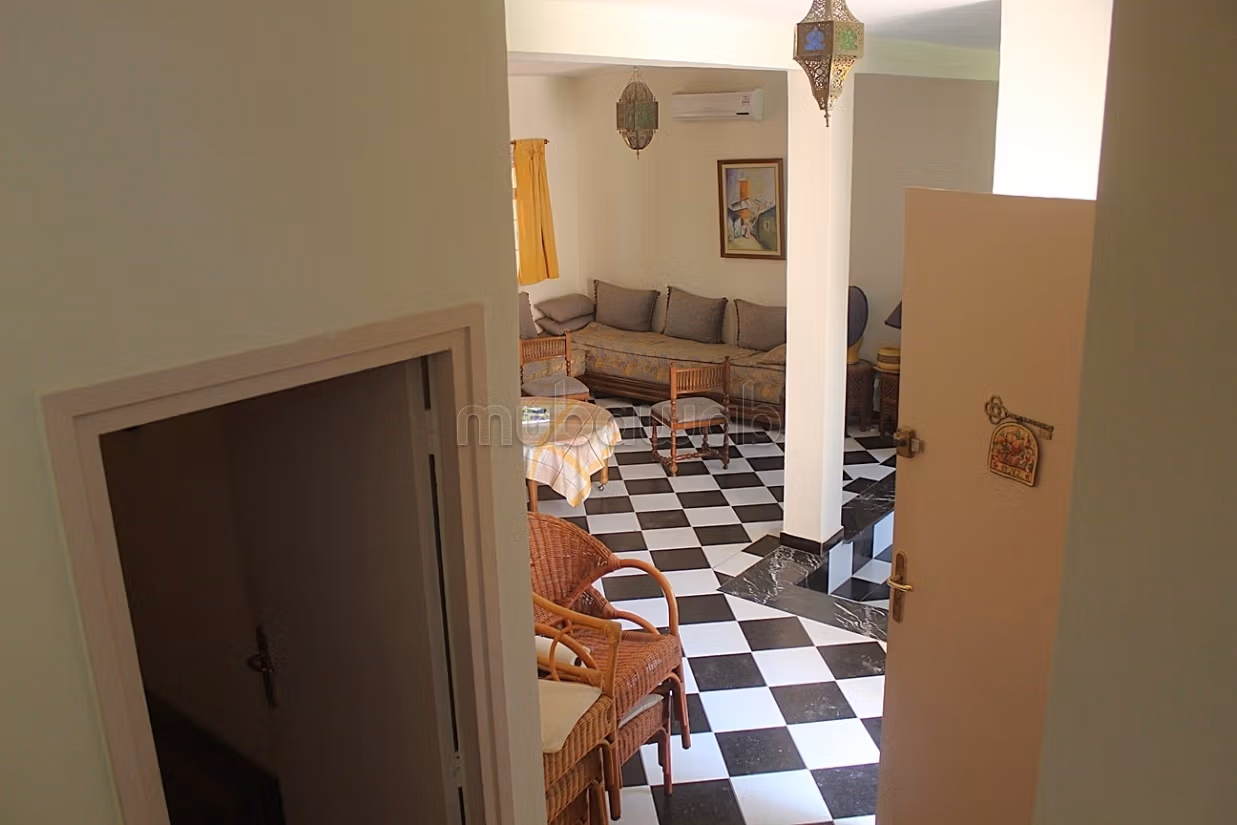 Empty villa for vintage lovers