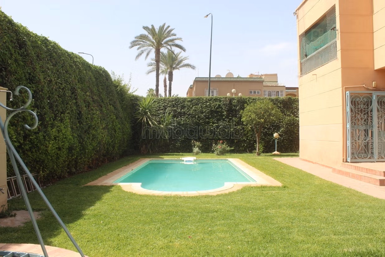 Empty villa for vintage lovers