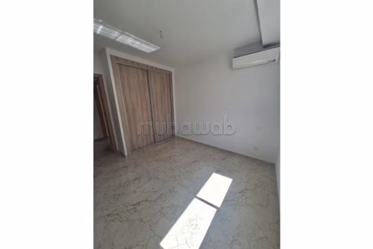 Appartamento S3 in vendita a Ennasr 1 2, Ariana