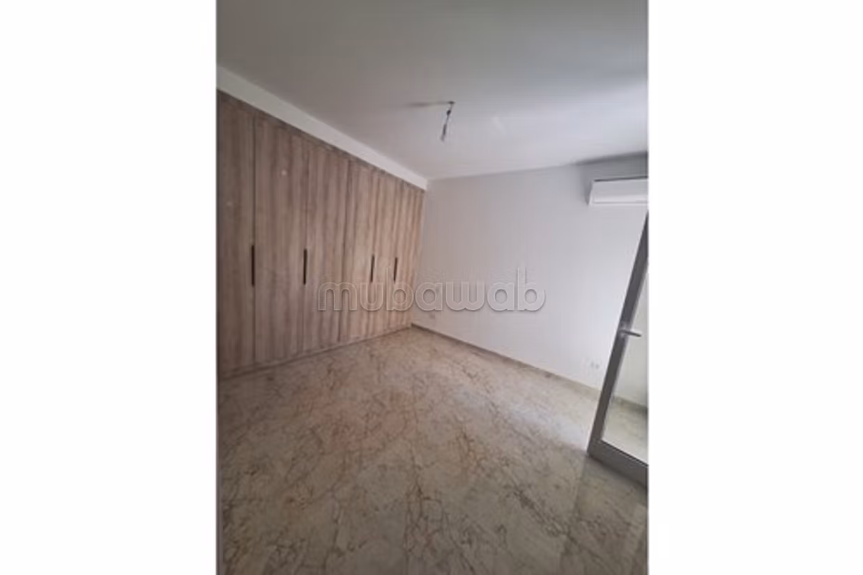 Appartamento S3 in vendita a Ennasr 1 2, Ariana