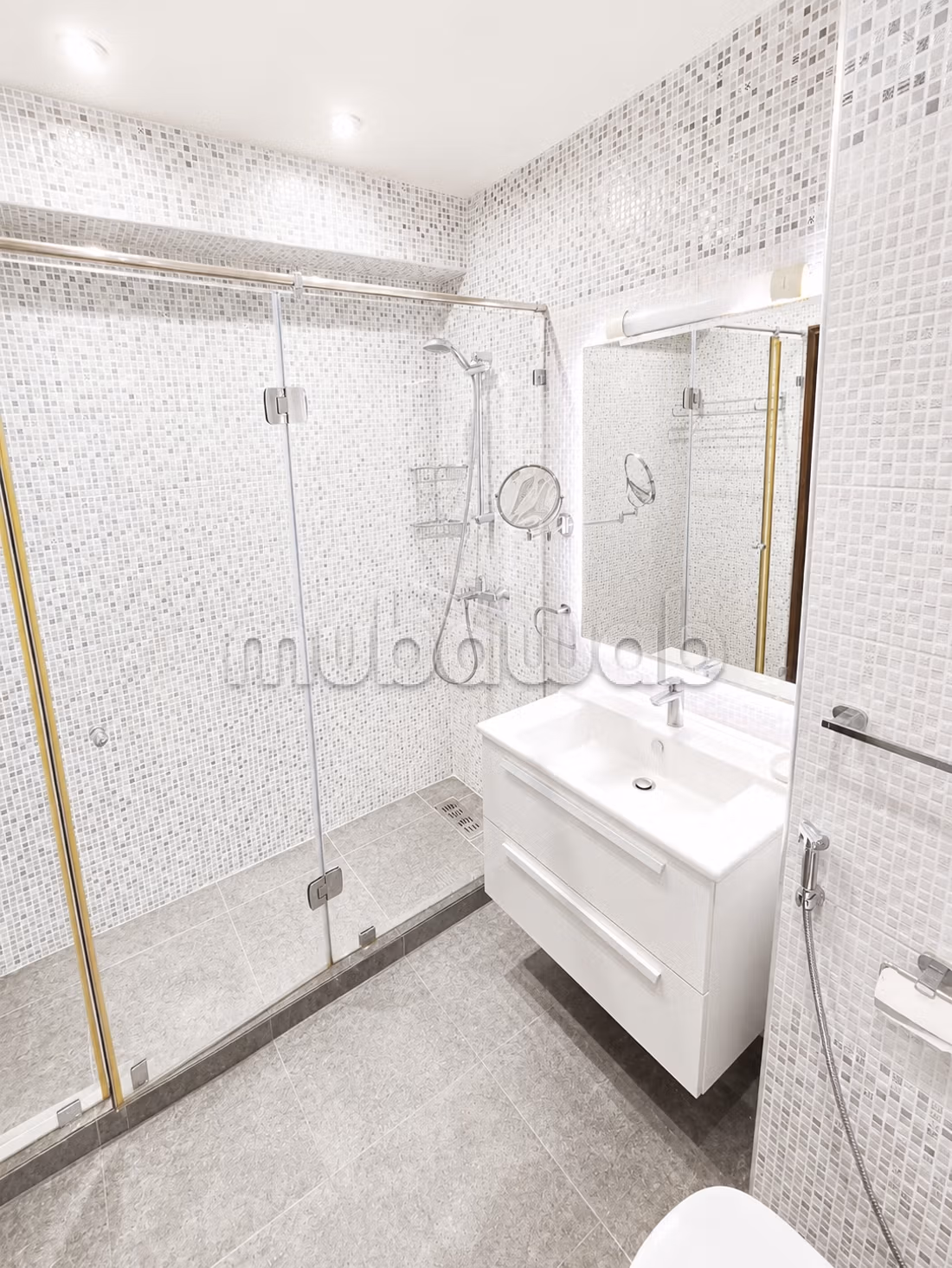 Bel appartement en location au quartier bourgogne. 3 chambres avec 2 places au garage — 4