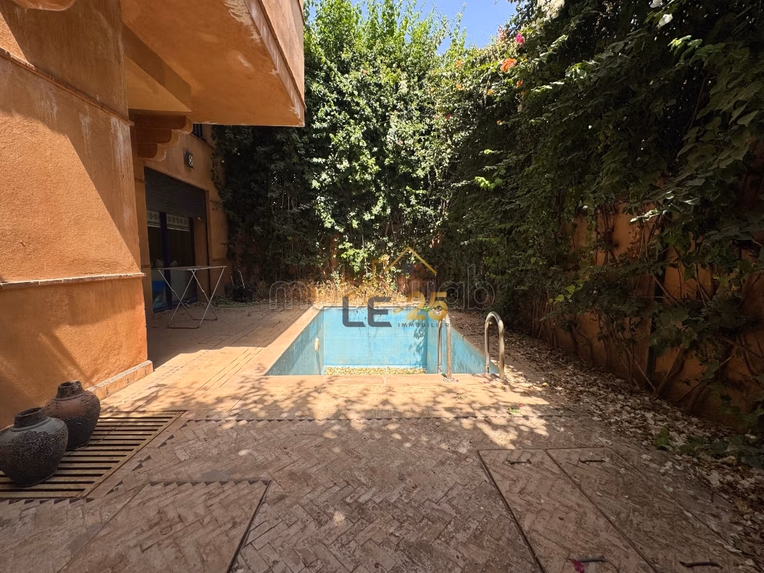 Villa with Pool for Sale on Casa Road
